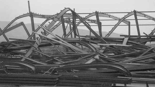 找到了，原來(lái)鋼結(jié)構(gòu)框架倒塌的原因是這個(gè)