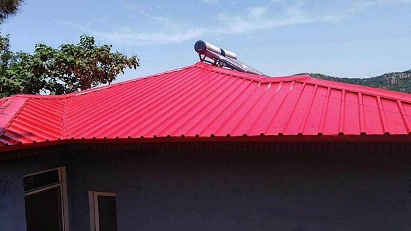 在山西,鋼結構廠家會這樣勸誡打算蓋彩鋼瓦房的人