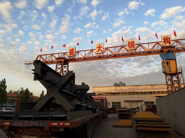 鋼結構加工中，起重機操作技術交底
