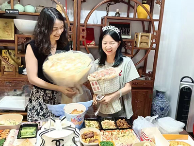 生日派對(duì)加下午茶，真不賴(lài)